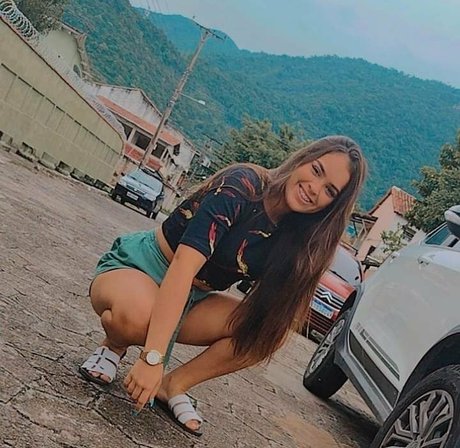 Izabelly Linhares nackt sexy bilder