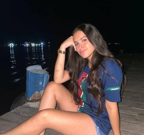 Izabelly Linhares erwachsene pornografische bild