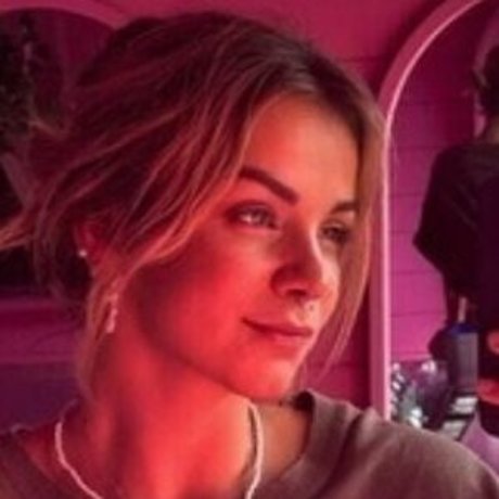 Lea Flavy nackt schöne archiv