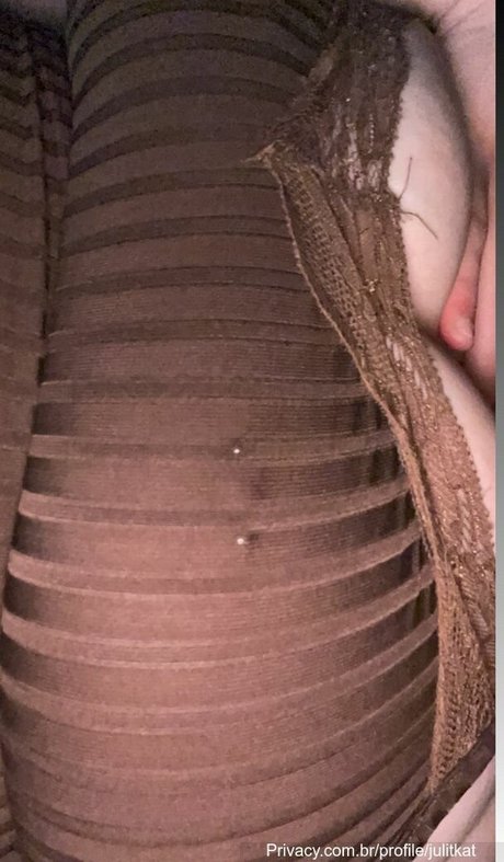 Julitka perfekte hübsche fotos