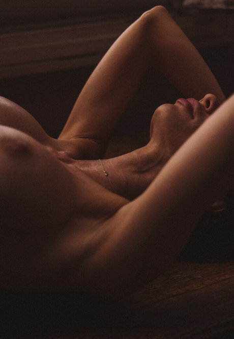 Budai Brigi erotische nacktheit bild