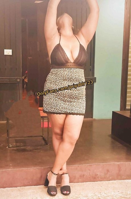 priyablr123 schauspielerin akt galerien