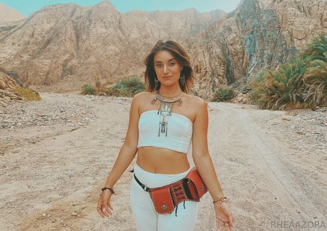 rheaazorafree pornostar bild