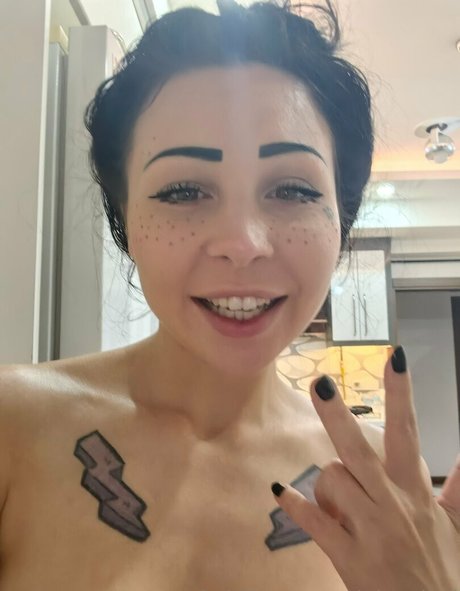 lola pixel model kunst fotos