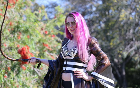 ayaqueenil hübsche pornostar bilder