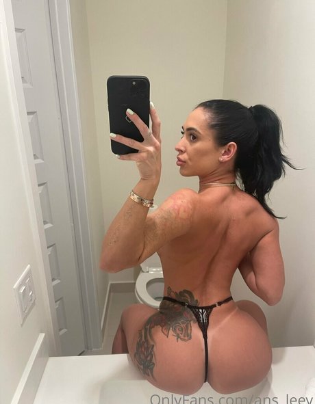 ans leey nackte pornostar galerie