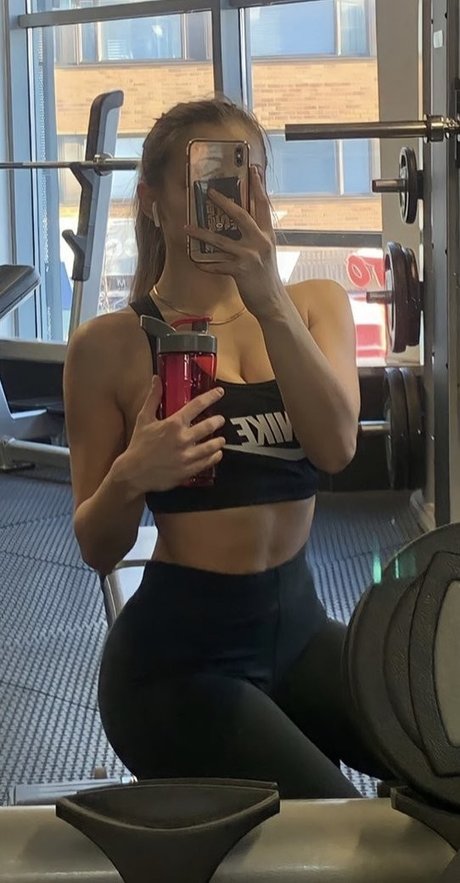 Romane Salvetti nacktheit hübsche foto