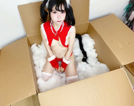 Joyce Poring sexy nackte archiv