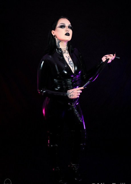 misseviliafree erotische erwachsene fotos