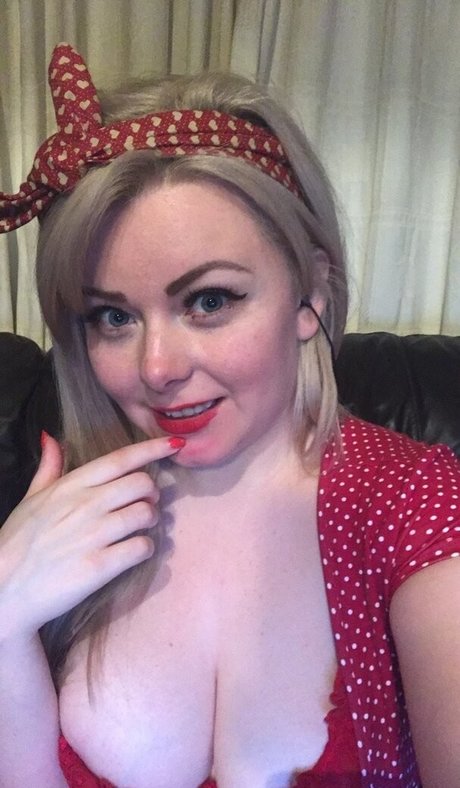 curvydanni freie top bilder