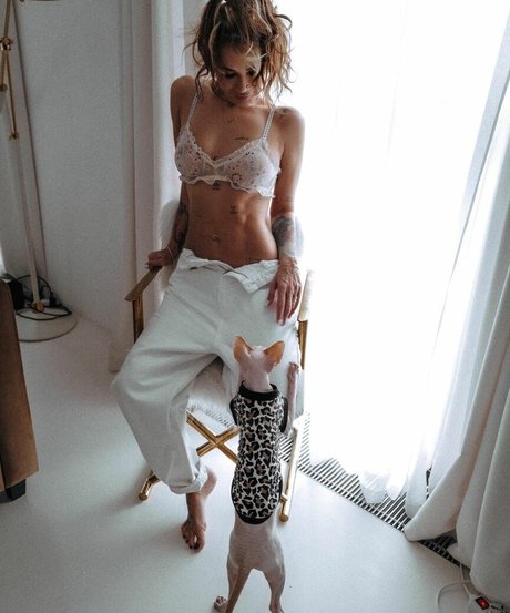 Aiza Dolmatova nackt sex archiv