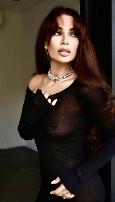 Aiza Dolmatova erwachsene hd fotos