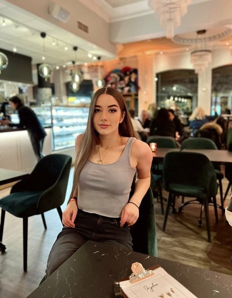 asiatische lesbische onlyfans kunst perfekte bilder