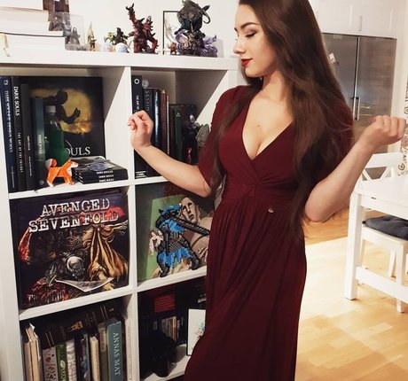 Miss Mikkaa hd sexy bilder