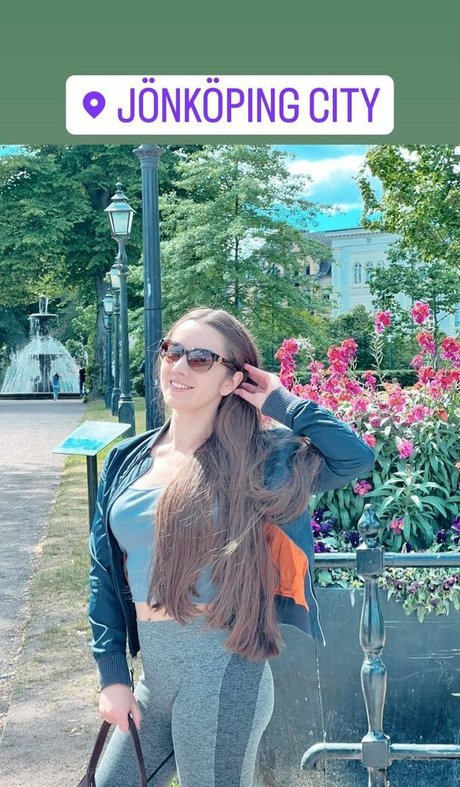 Miss Mikkaa sexy hd bild