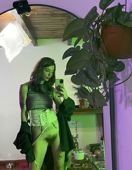 indieonline exklusive nackten bilder