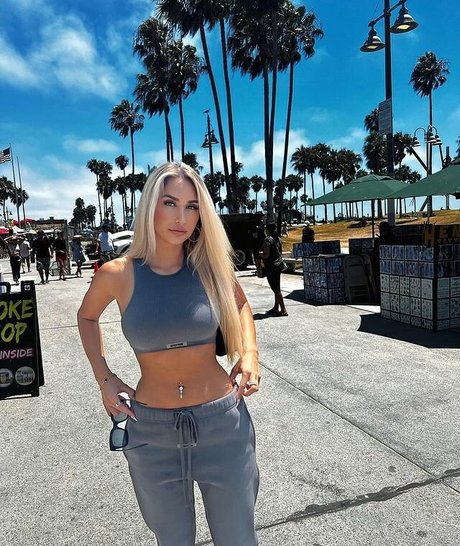 Nikita Sullivan exklusive top fotos