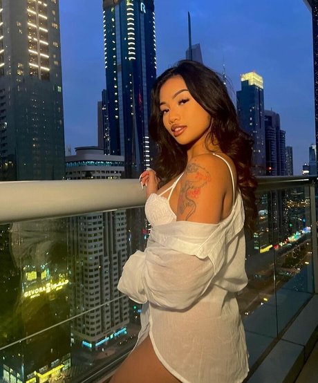 Louaira exklusive pornographische bild