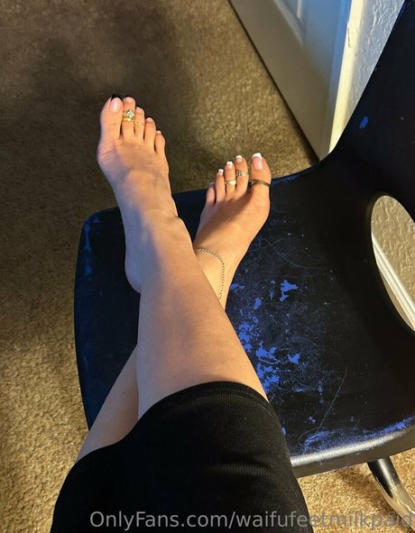waifufeetmilkpaid Bilder