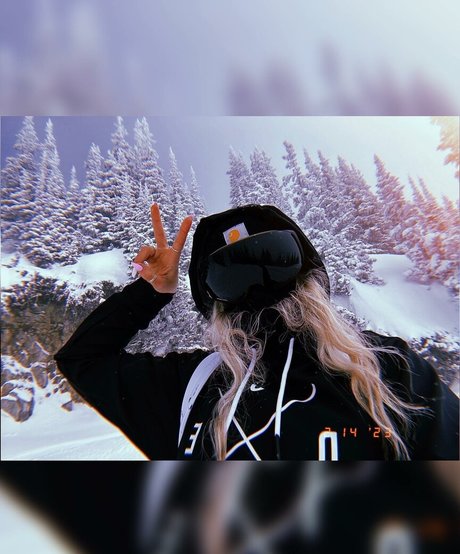 Jordan Elizabeth nackt exklusive archiv