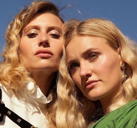 Aly Michalka nacktheit kunst bild