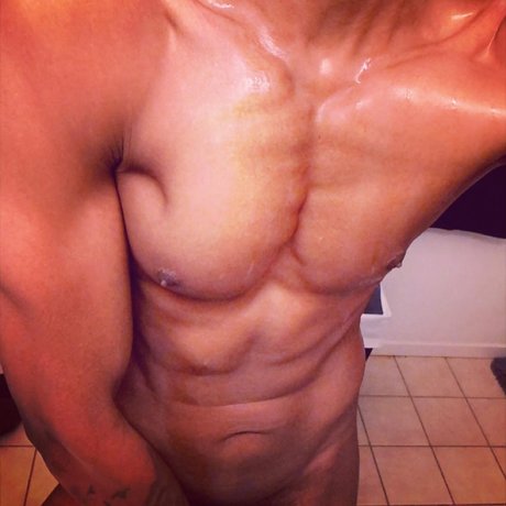 XXXclusive xxx pornostar bild