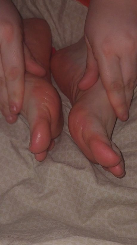 Caroline McDougall freie nackt foto