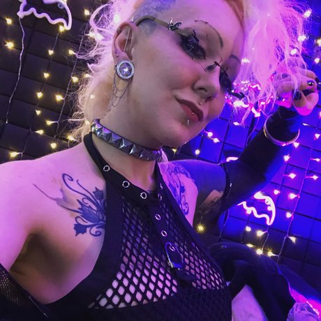 Nona Schnauzevoll schauspielerin kunst fotos