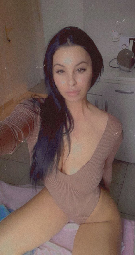 ChristyAv porno exklusive fotos