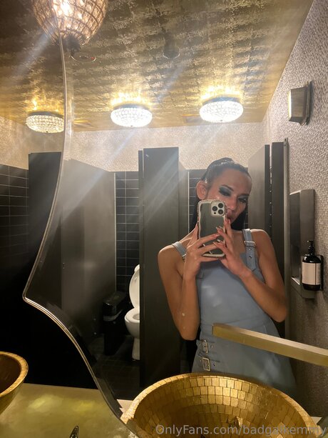 badgalkemmy schöne pornostar bild