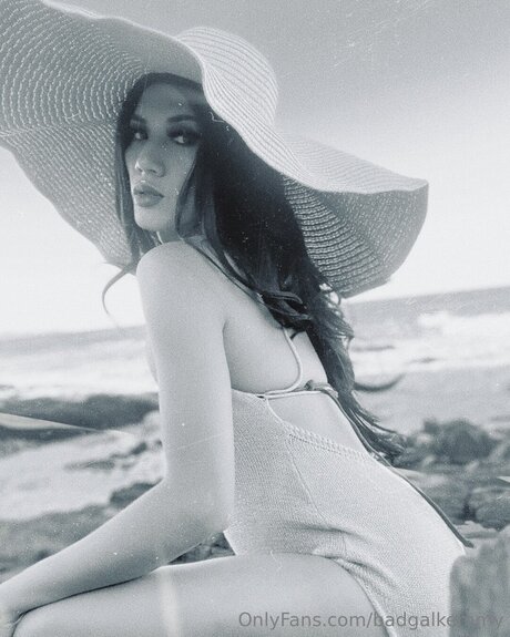 badgalkemmy model exklusive galerien