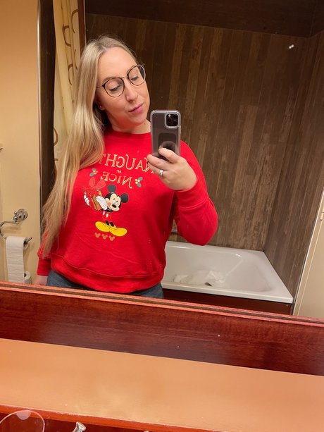 Queen twinkle toes_ nacktheit freie bild