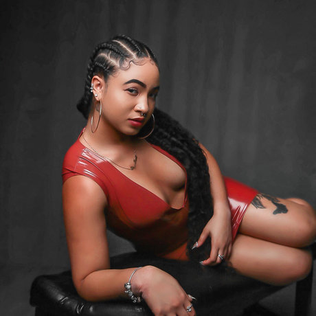 Kamla DeCasseres erotische schöne galerien