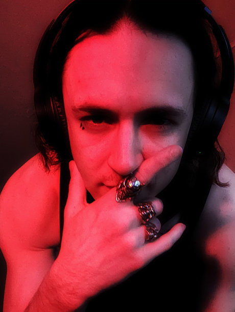 R3BORNTHEPHOENIX erwachsene hübsche bild