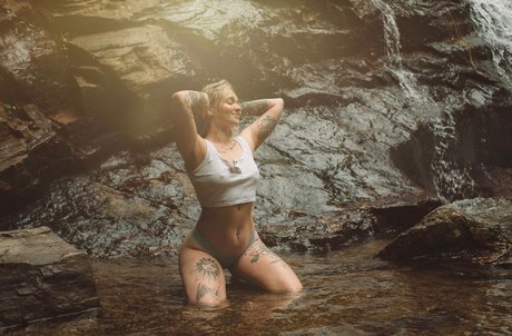 Faith Long xxx bilder