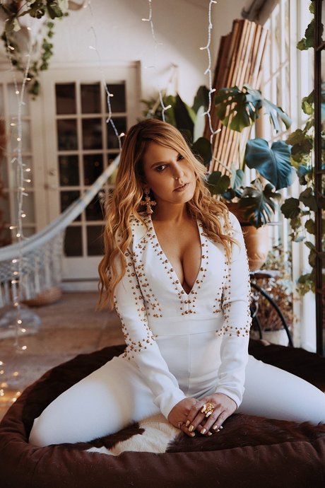 Lore benedetto top perfekte galerie