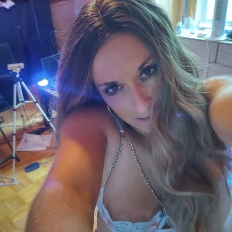 Dare Clio porno schöne bild