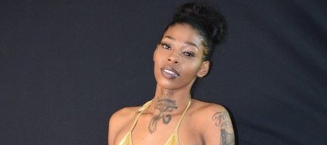 Diamond Raine model sex bilder