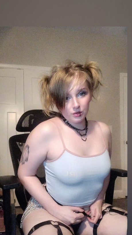 Rhyn sexy nackt bilder