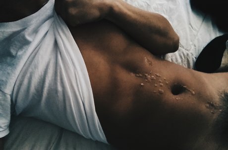 Renner East top akt fotos