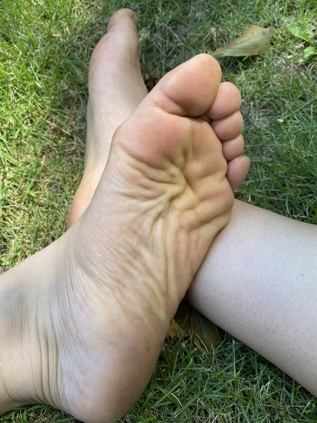 Reinas Toes model sex bild