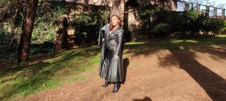 reina leather porno nackten galerie