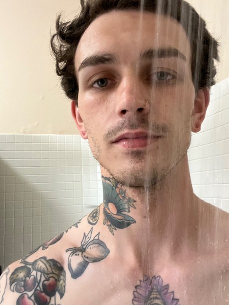 redmxndjxnes sexy nackt foto