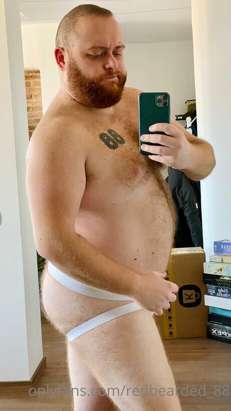 RedBearded erotische pornostar foto