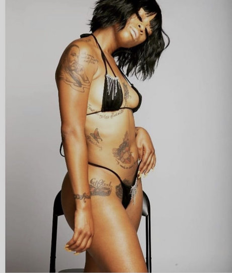 Rinah sexy akt fotos