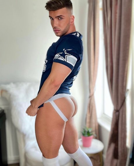 Ryanjakefr erotische nackten foto