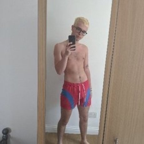 Ryan Galley sexy kunst galerie