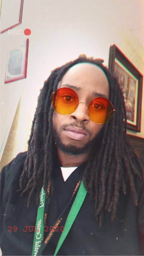 man of many talents_ model perfekte bild