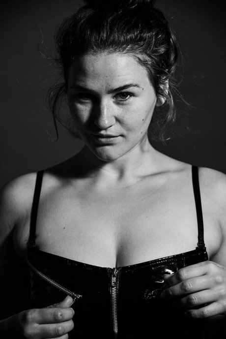 Lionne Rouge schauspielerin nacktheit galerien