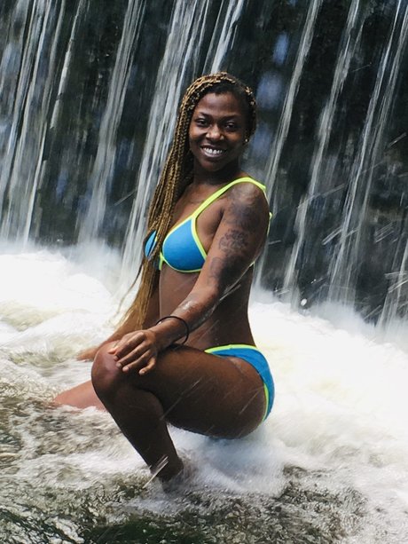 Dark chocolate freie akt bilder